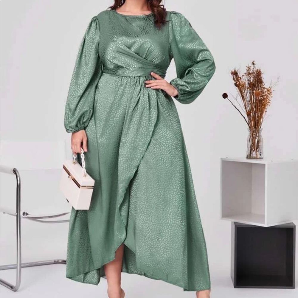 Never worn Shein dress - light green